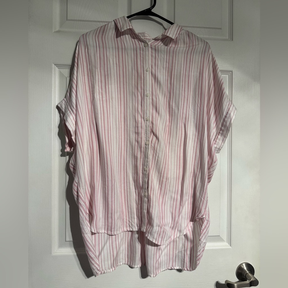5/$25 Women’s Time & True Size Button Up Top